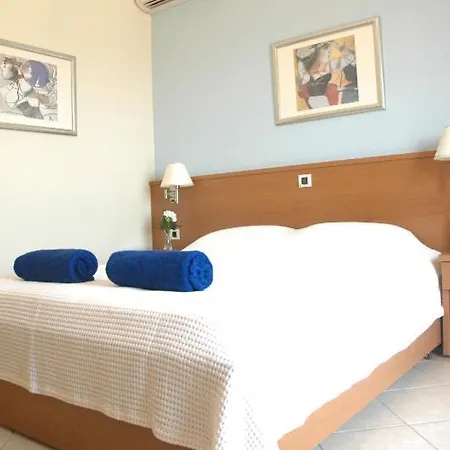 9 Muses Hotell 3*